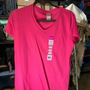 NWT Size M Vneck T-shirt 1/4 short sleeves